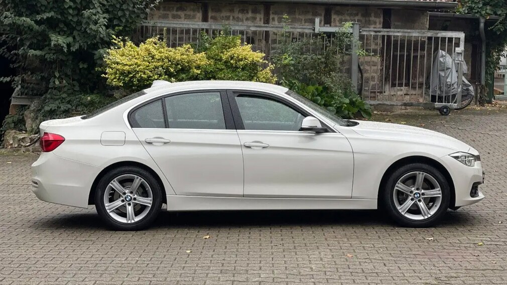BMW 318i Advantage (F30): Gebrauchter mit wenigen Kilometern - AUTO BILD