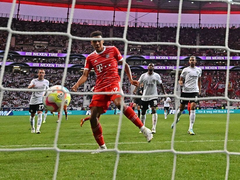 Die Logos von NEXEN TIRE sind im Stadion der Frankfurter Eintracht stets präsent