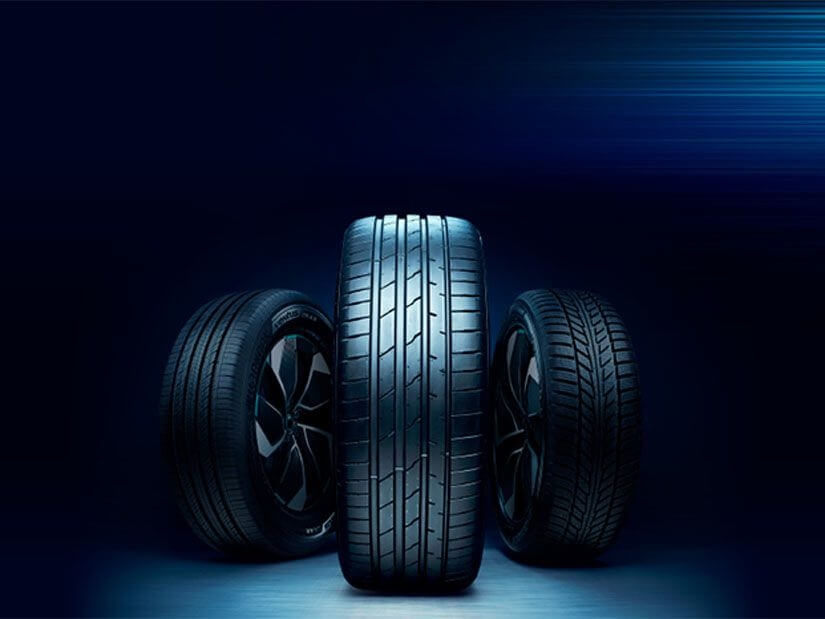 Die globale Hankook iON-Reifenfamilie (von links): Der Ventus iON A, ein Ganzjahresreifen für den amerikanischen Markt, der Sommerreifen Ventus iON S und der Winterreifen i*cept iON.