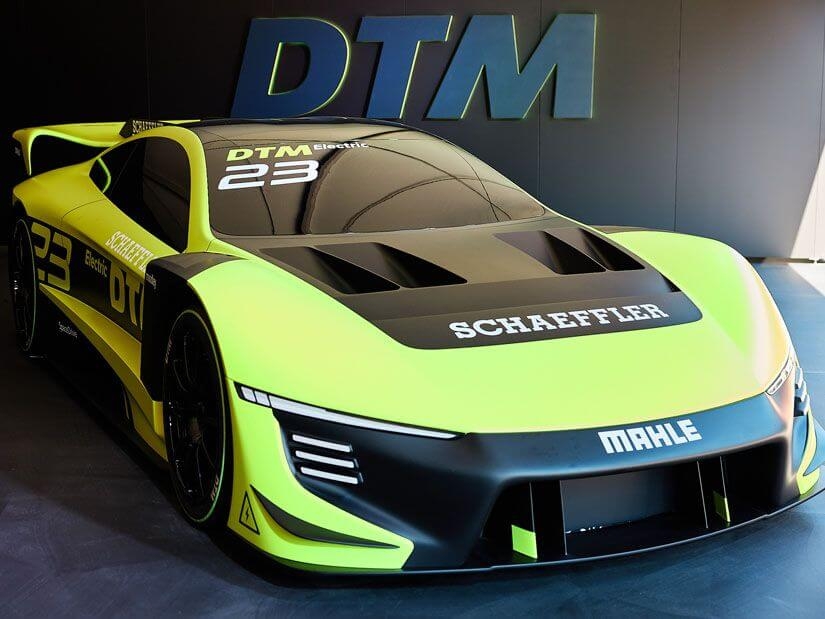 1360 PS, in unter fünf Sekunden auf Tempo 200 km/h, 320 km/h Spitze: Der Prototyp der DTM Electric, die ab 2023 die DTM begleiten soll.