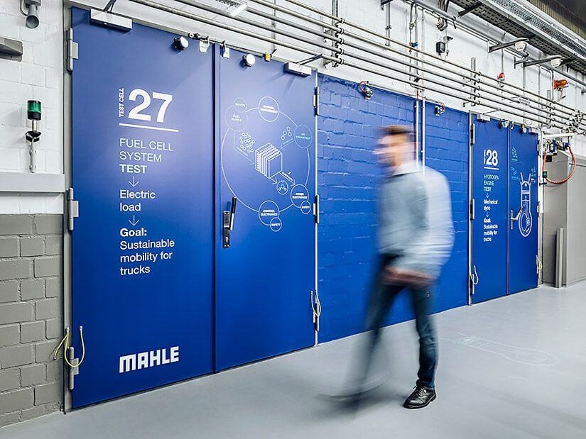 Im neuen Wasserstoffprüfzentrum arbeiten über 100 Spezialisten an marktfähigen Komponenten für Brennstoffzelle und Wasserstoffmotor. 